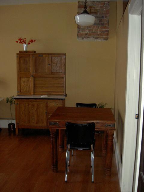 In Season Guest Suite Campbellford Room photo